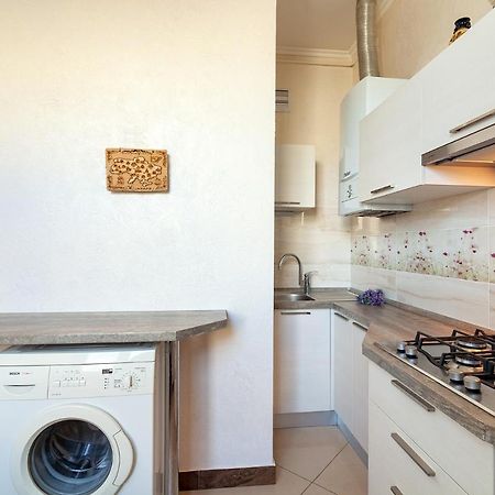 Apartment On Tamanska - Вулиця Дарії Гусяк リヴィウ エクステリア 写真