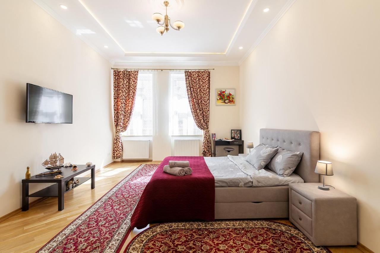 Apartment On Tamanska - Вулиця Дарії Гусяк リヴィウ エクステリア 写真