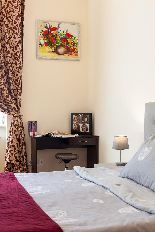 Apartment On Tamanska - Вулиця Дарії Гусяк リヴィウ エクステリア 写真