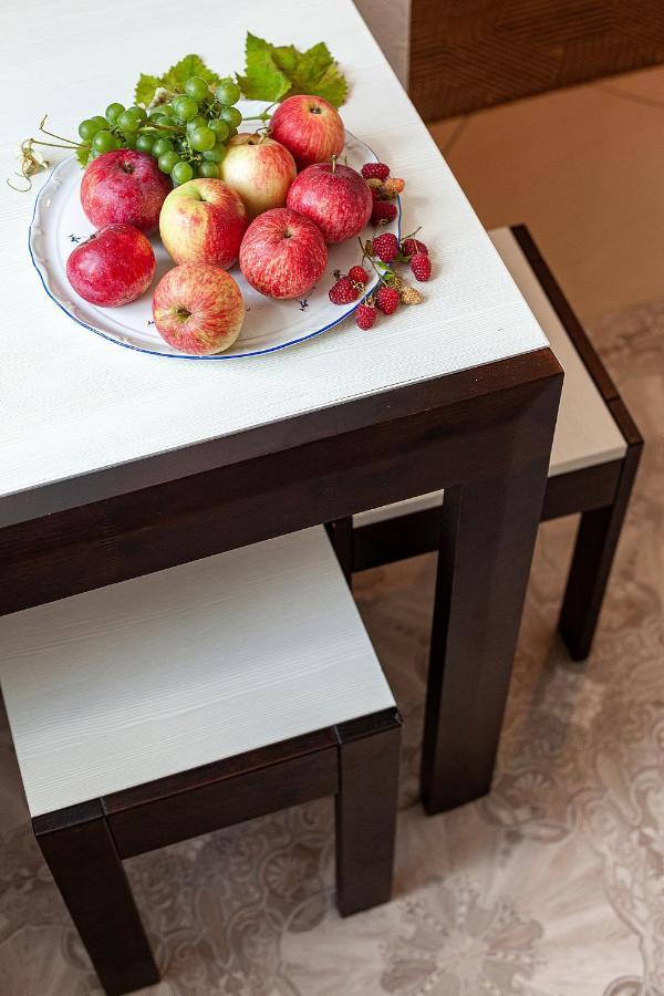 Apartment On Tamanska - Вулиця Дарії Гусяк リヴィウ エクステリア 写真