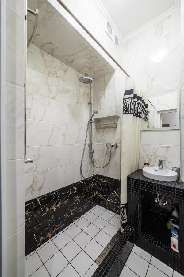 Apartment On Tamanska - Вулиця Дарії Гусяк リヴィウ エクステリア 写真