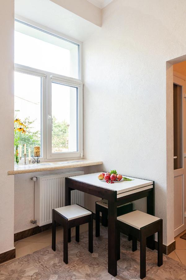 Apartment On Tamanska - Вулиця Дарії Гусяк リヴィウ エクステリア 写真