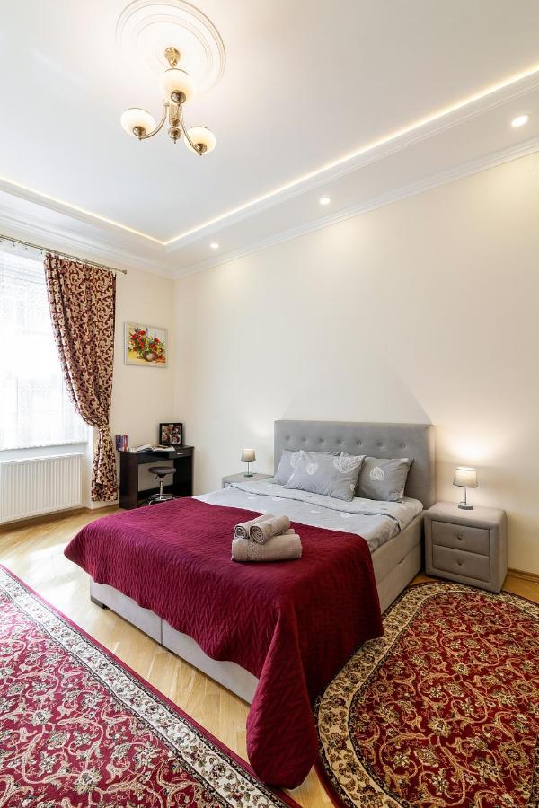 Apartment On Tamanska - Вулиця Дарії Гусяк リヴィウ エクステリア 写真